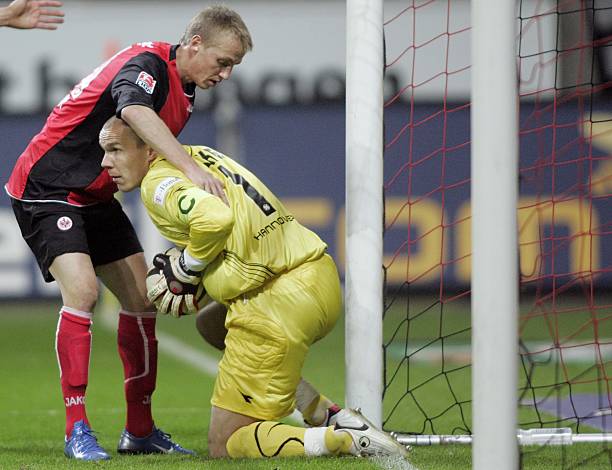 离队迫使俱 离队迫使俱