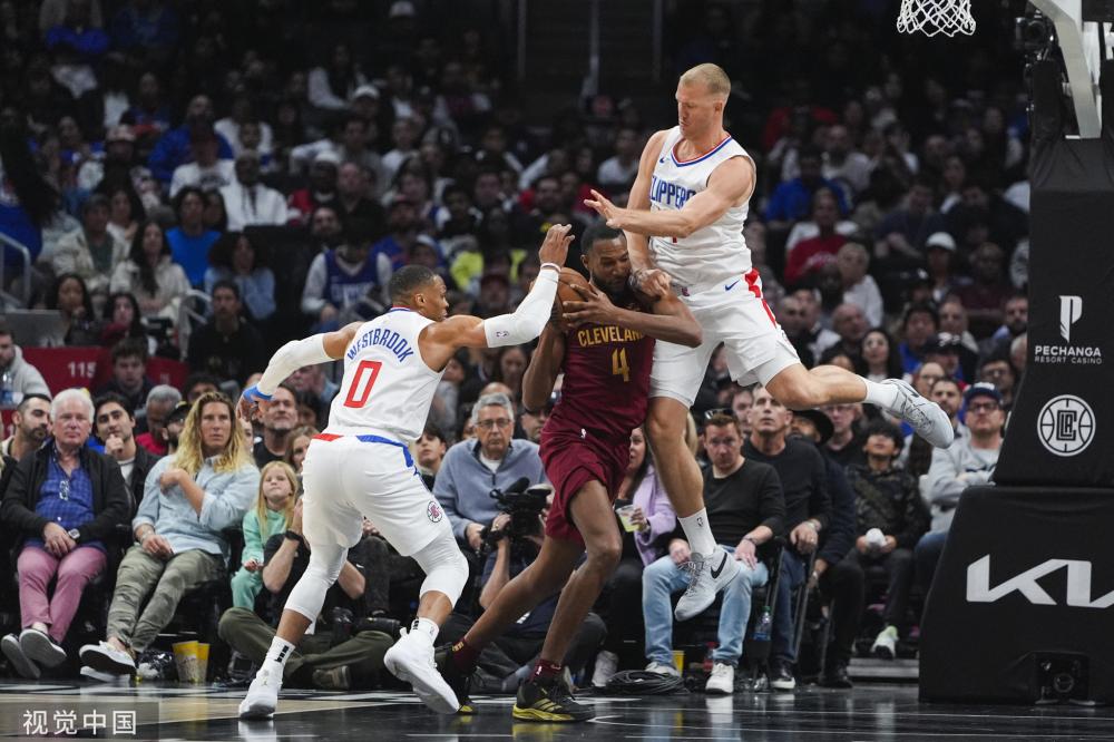 荷兰队展开 荷兰队展开