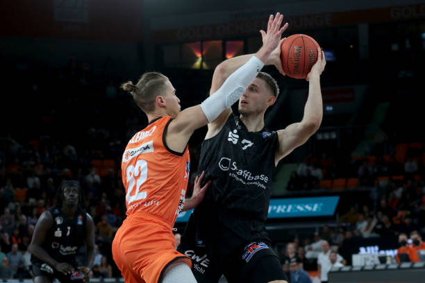 表现和坚定 表现和坚定